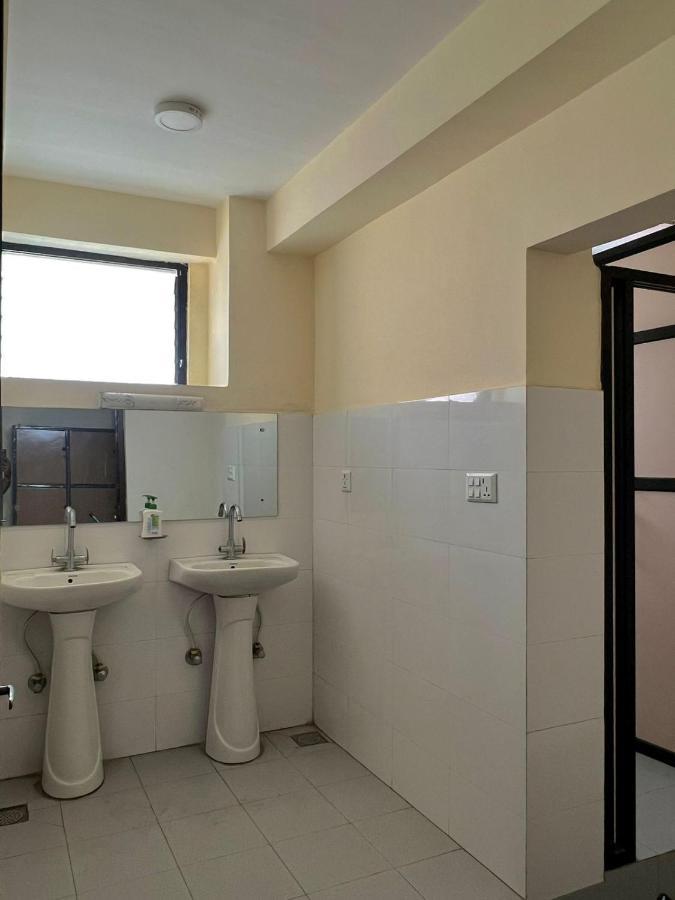 Bodhi Tree Hostel Катманду Экстерьер фото